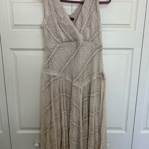 Elegant Lace Sleeveless Dress